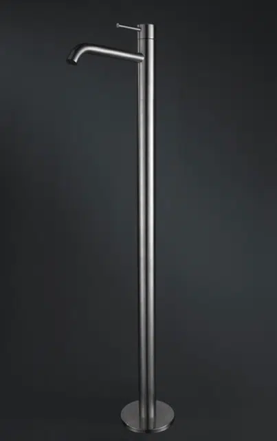 at-05 freestanding tub filler