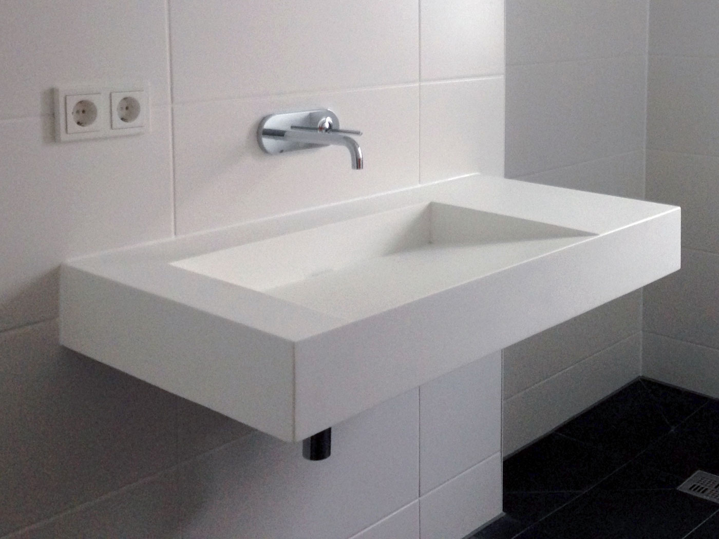 Wall Mounted Sink Wt 04 A Left Side