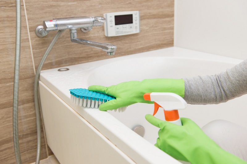 How to Clean a Bathtub 