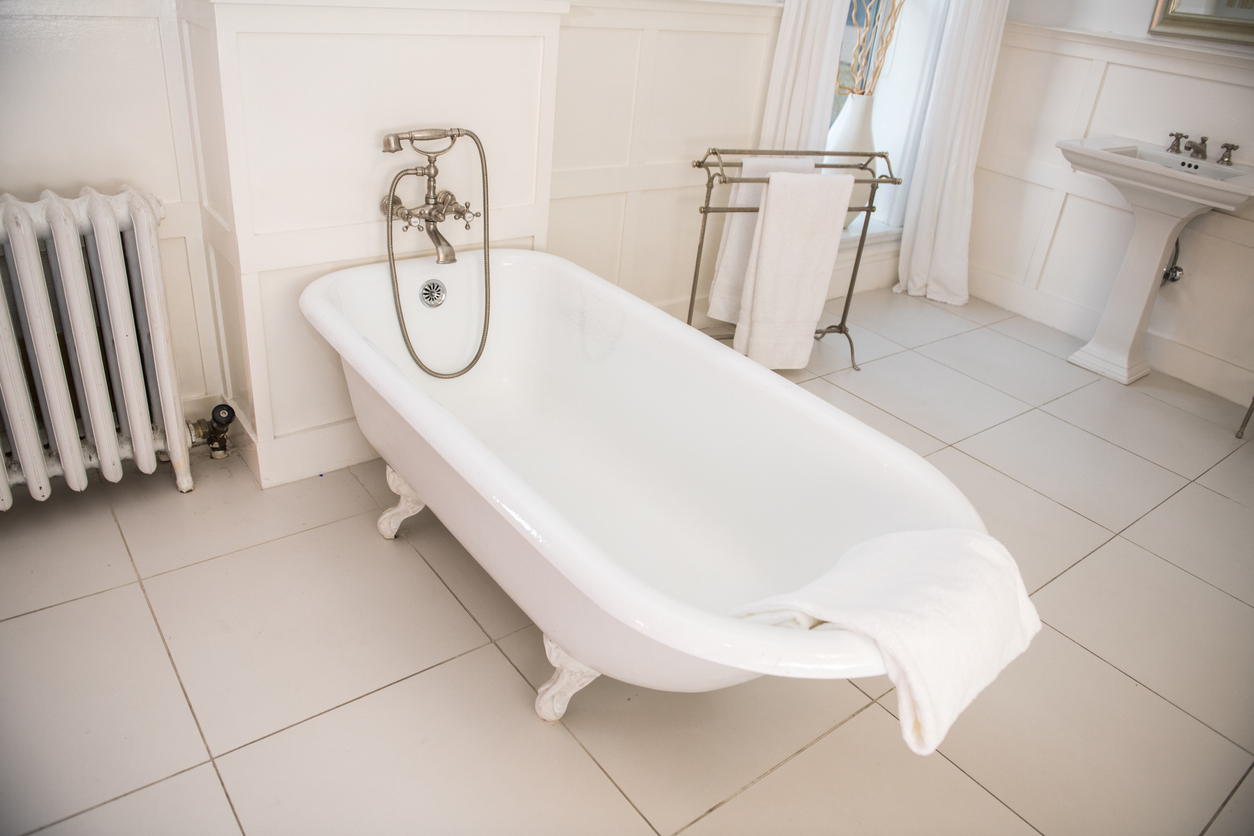How Long Should Your Bathtub Last After Reglazing? Badeloft