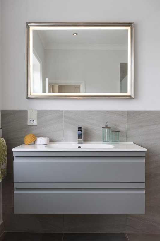 Bathroom Sink and Mirror with Hand towel & Sponge