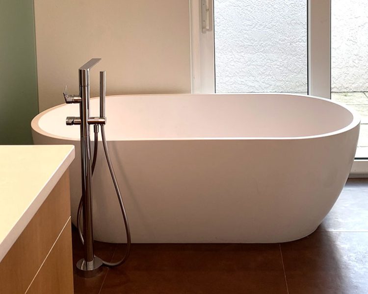 BW-02-Freestanding_Bathtub