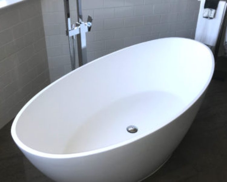BW-03-XL-Freestanding-tub12-Badeloft-475x284-1.jpg