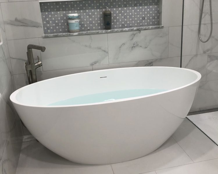 BW-05 Bath Tub with water