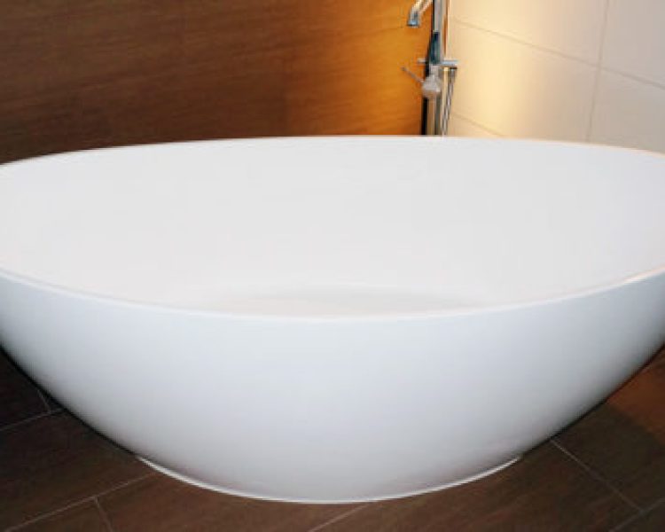 Bathtub-BW-03-L-glaenzend-0977-475x284-1.jpg