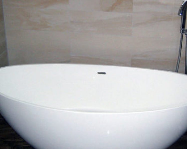 Bathtub-BW-03-L-glaenzend-0986-475x284-1.jpg