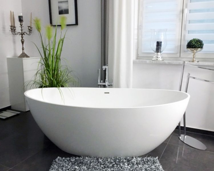 glossy large freestanding tub BW-03-XL