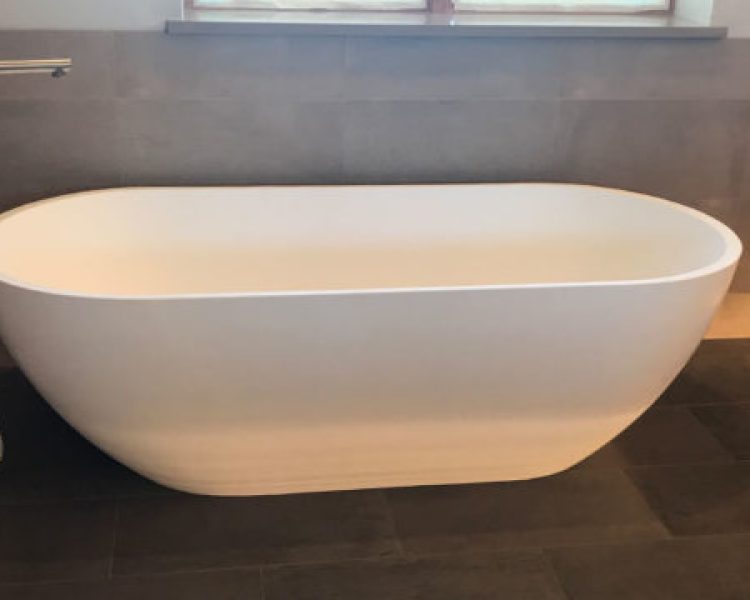 Freestanding-BathTubBW-02_434-475x360-1.jpg