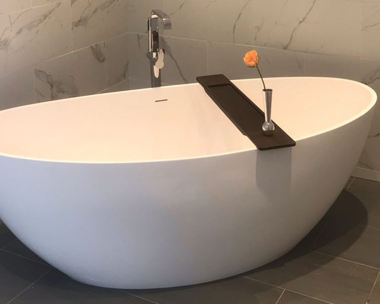 Freestanding-BathTubBW-03_476fff4