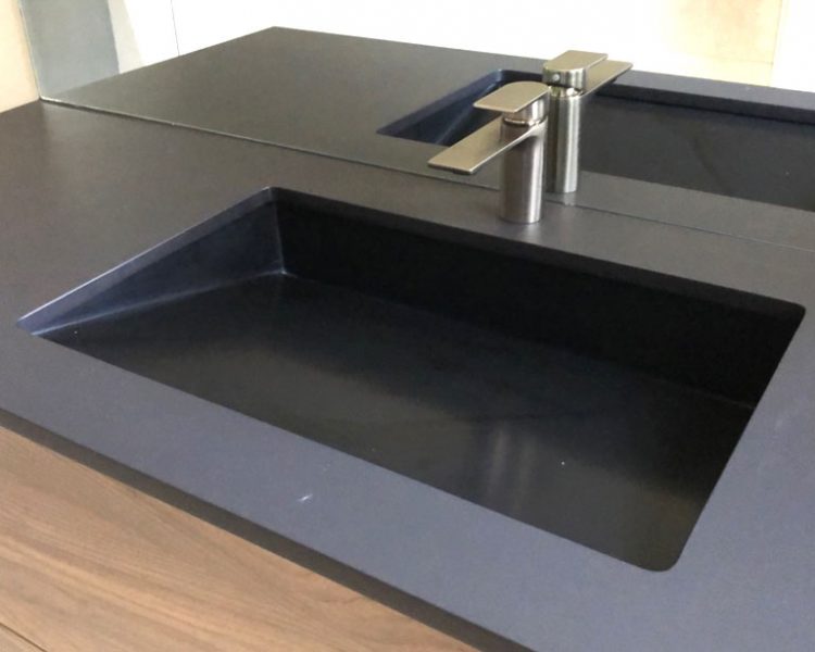 UB-04-M-BLK Sink