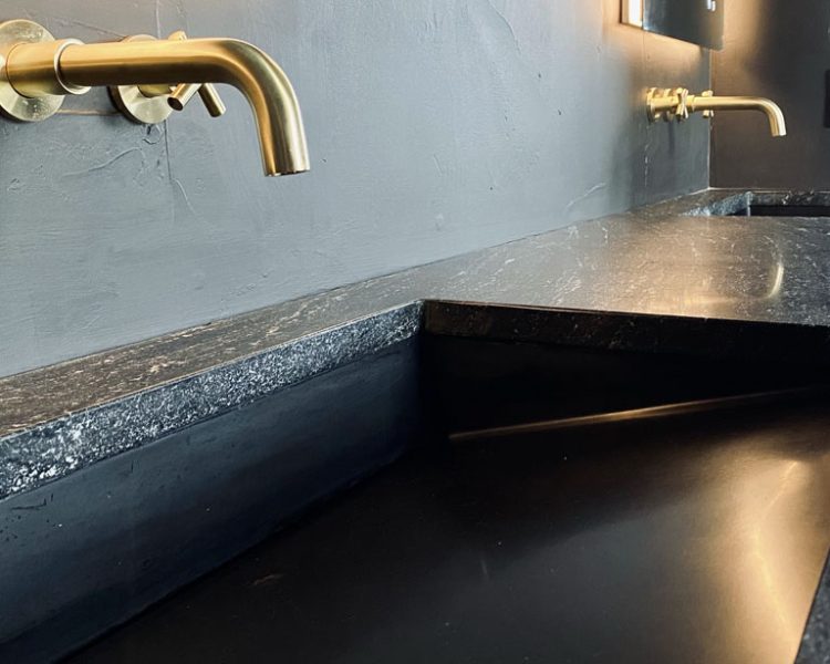 UB-04-M-Black Bathtub