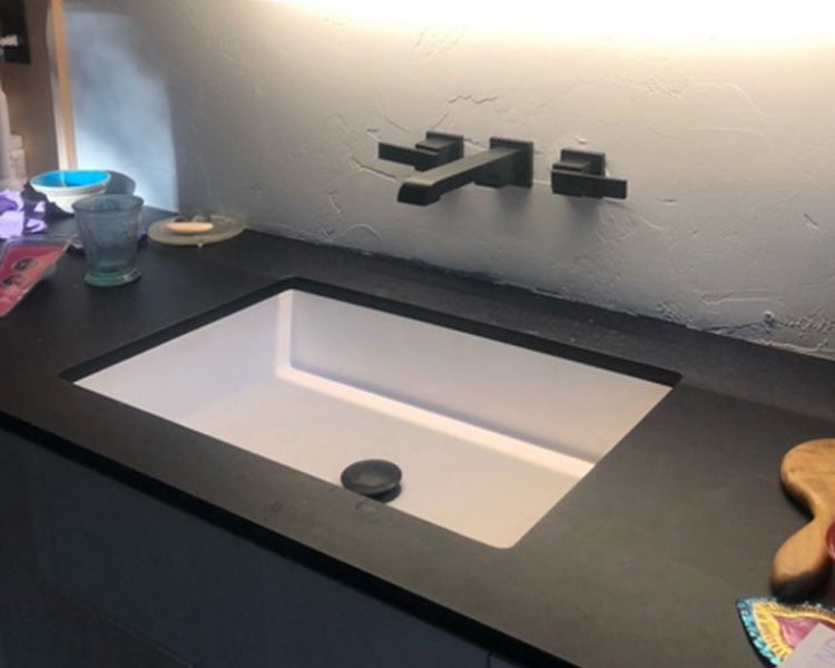 UB05 Black MAtte Sink