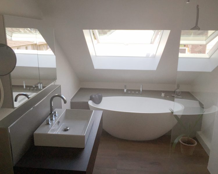 matte freestanding tub with headrest